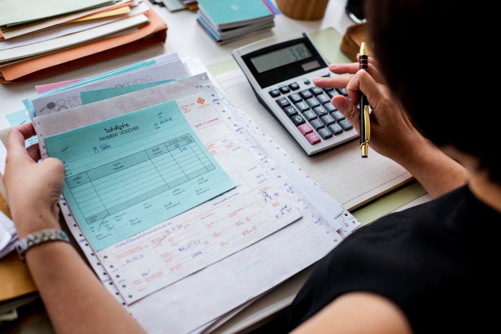 Como calcular o décimo terceiro salário: fórmula simples e exemplos práticos