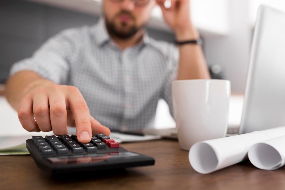 Como se tornar perito em cálculos trabalhistas: requisitos e passos essenciais